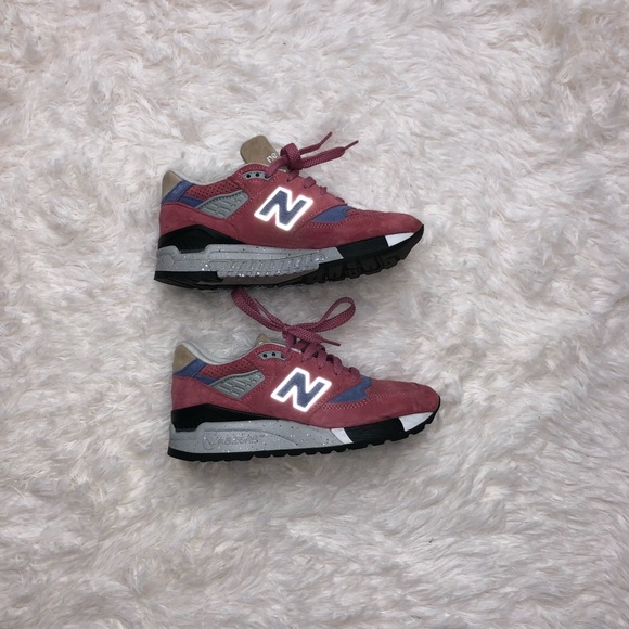 New Balance tennis shoes - Picture 2 of 4